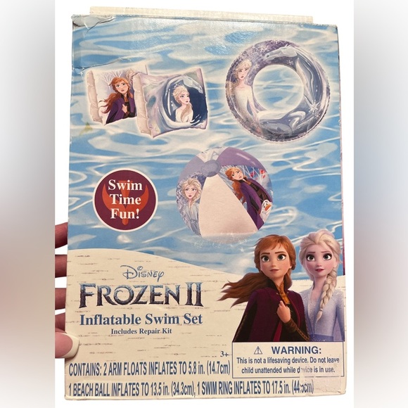 Disney Frozen II 3 Piece Vinyl Inflatable Floaties Swim Set - Ages 3+ - Picture 1 of 3